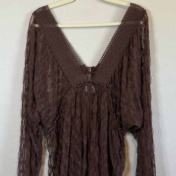 Daytrip Brown Floral Lace Plunge V Neck Handkerchief Hem Shirt Top Size XXL - Picture 8 of 13